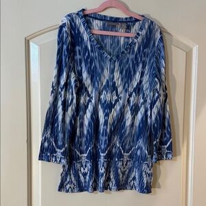Chico's V Neck Blue and White Patterned Tunic Shirt 0